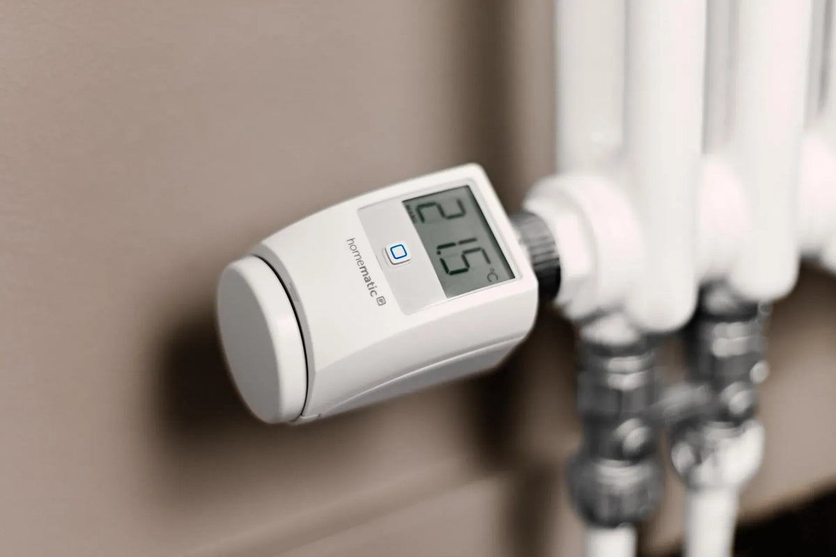 Homematic IP Heizkörperthermostat HmIP-eTRV-2 montiert an einem Heizkörper